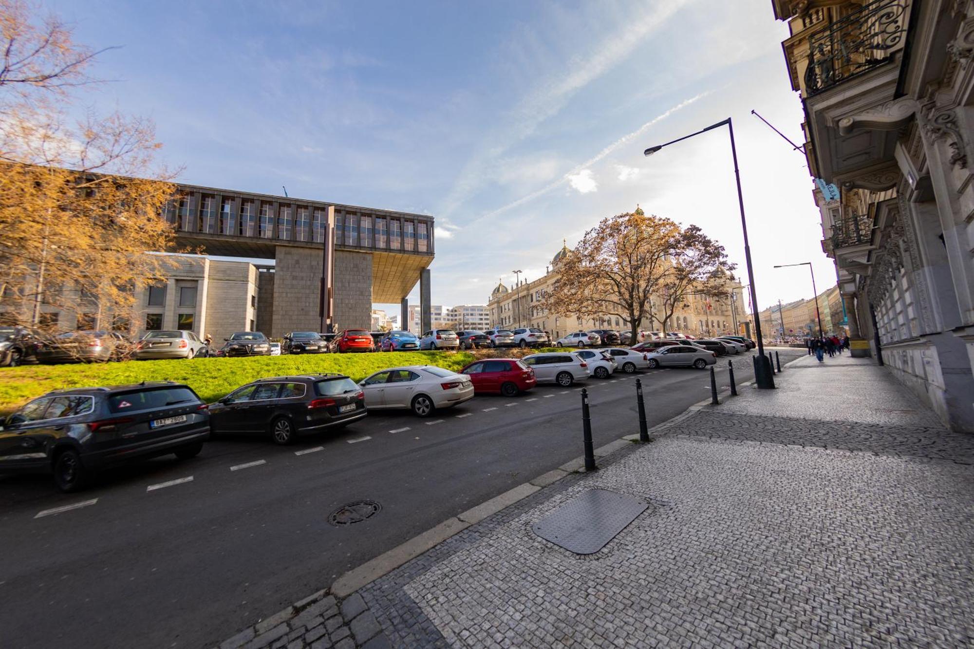 Wenceslas Square Apartment Prag Exteriör bild