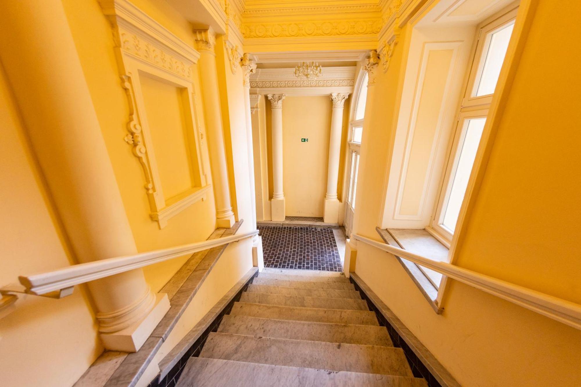 Wenceslas Square Apartment Prag Exteriör bild